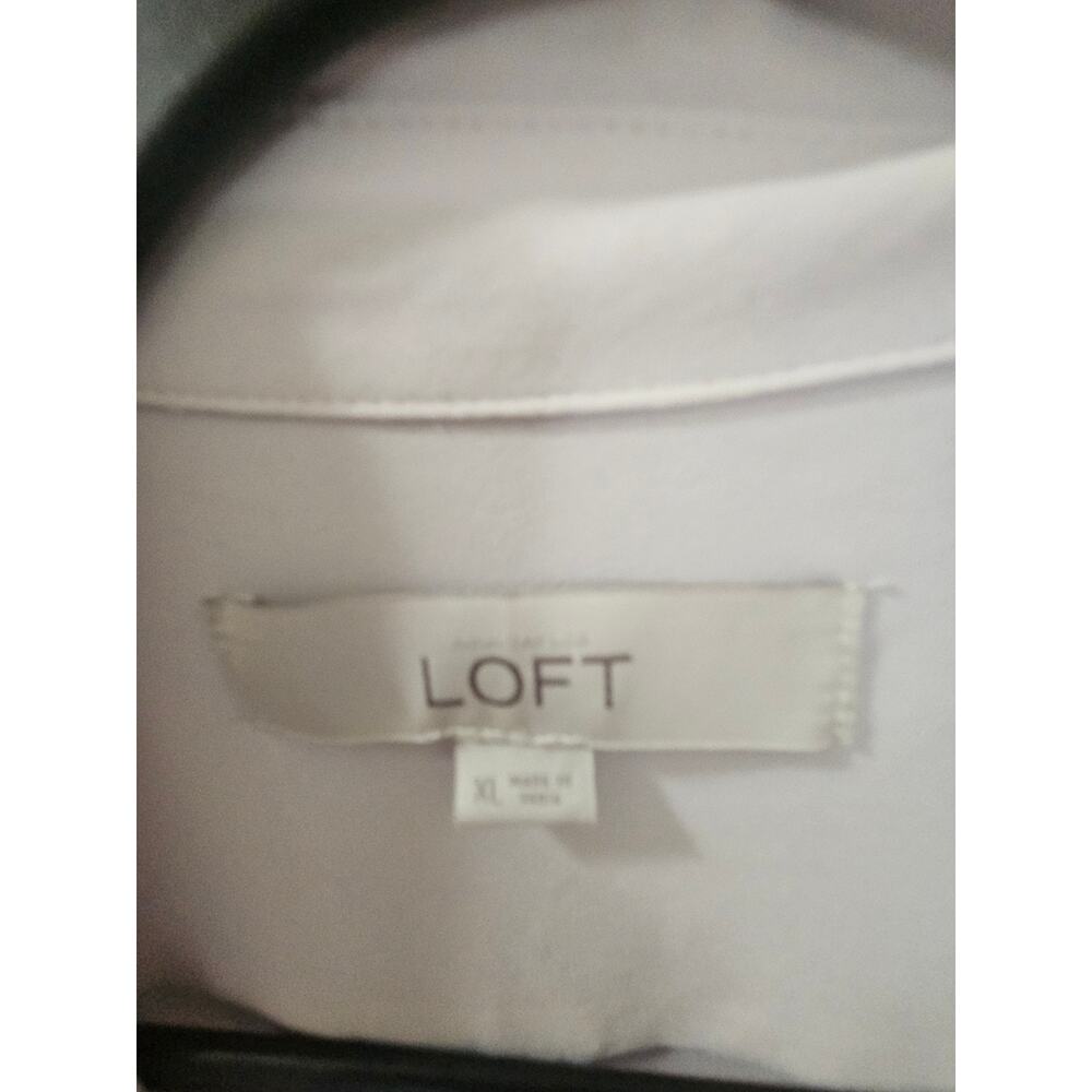 LOFT Women’s Light Gray Button Front Blouse XL Roll Tab Sleeve Top - Picture 3 of 3